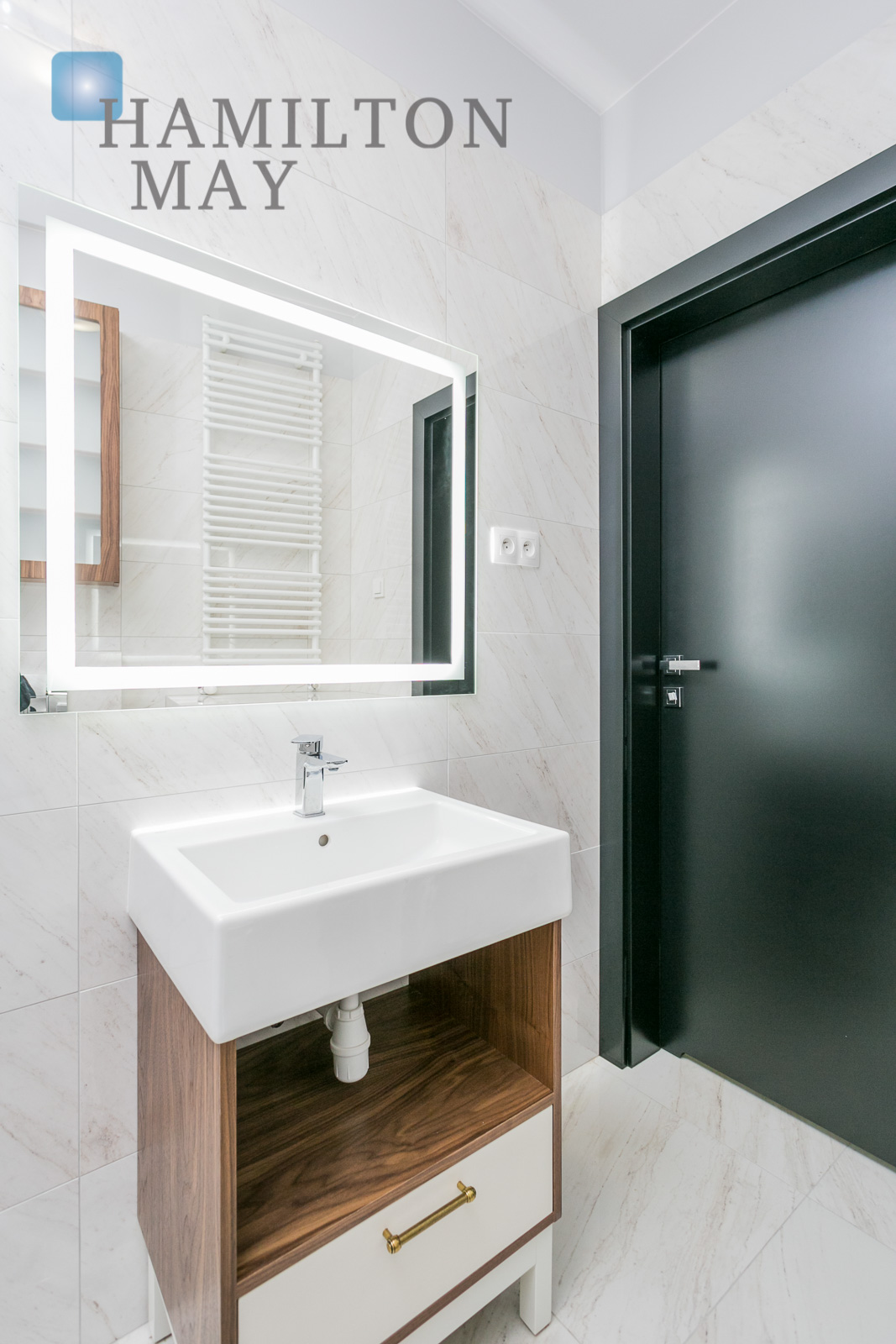 Przestronny dwupokojowy apartament | Kamienica Muranów - slider