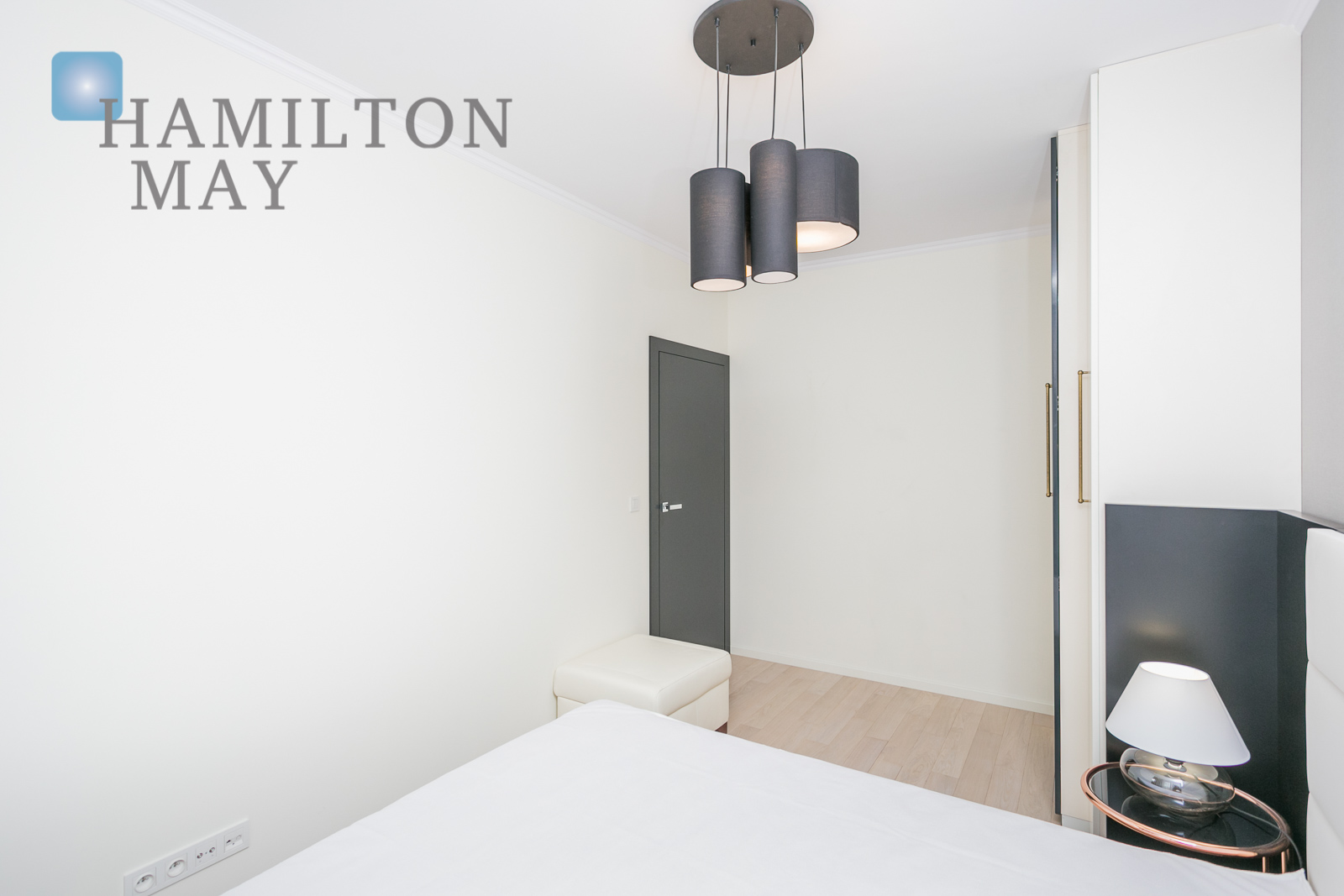 Przestronny dwupokojowy apartament | Kamienica Muranów - slider