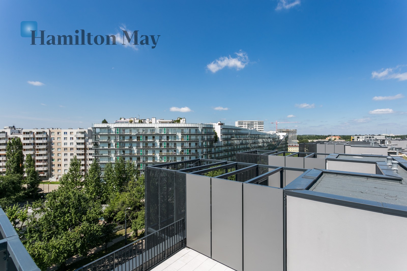 Subregion: Czyste Distance to centre: 3.58 km Level: 6 Status: existing Number of units: 274 Price on application Rental price from: 3100PLN - slider