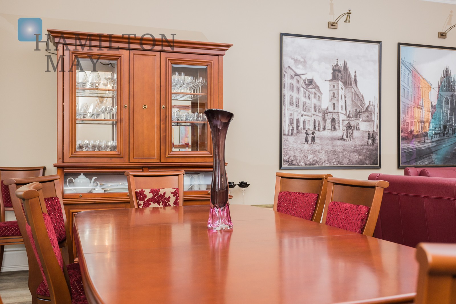 For rent a luxurious 88 sqm apartment with the view over Dominikański Square Krakow for rent