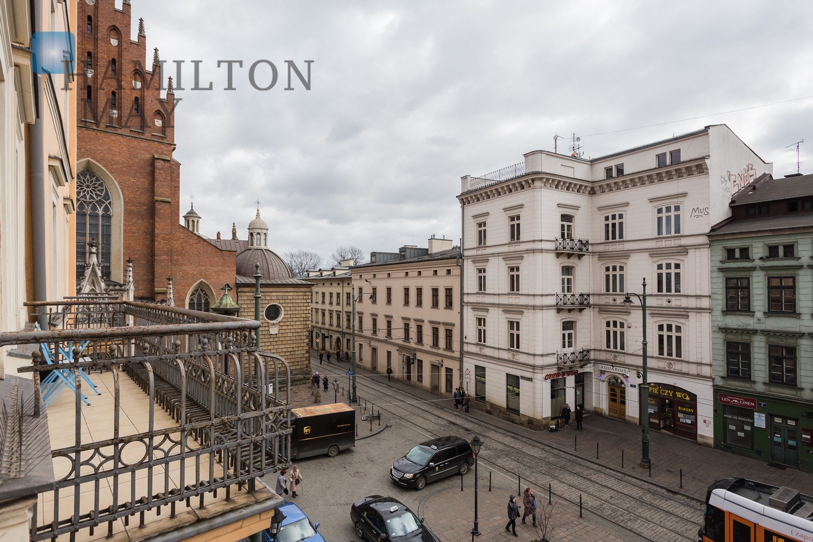 For rent a luxurious 88 sqm apartment with the view over Dominikański Square Krakow for rent