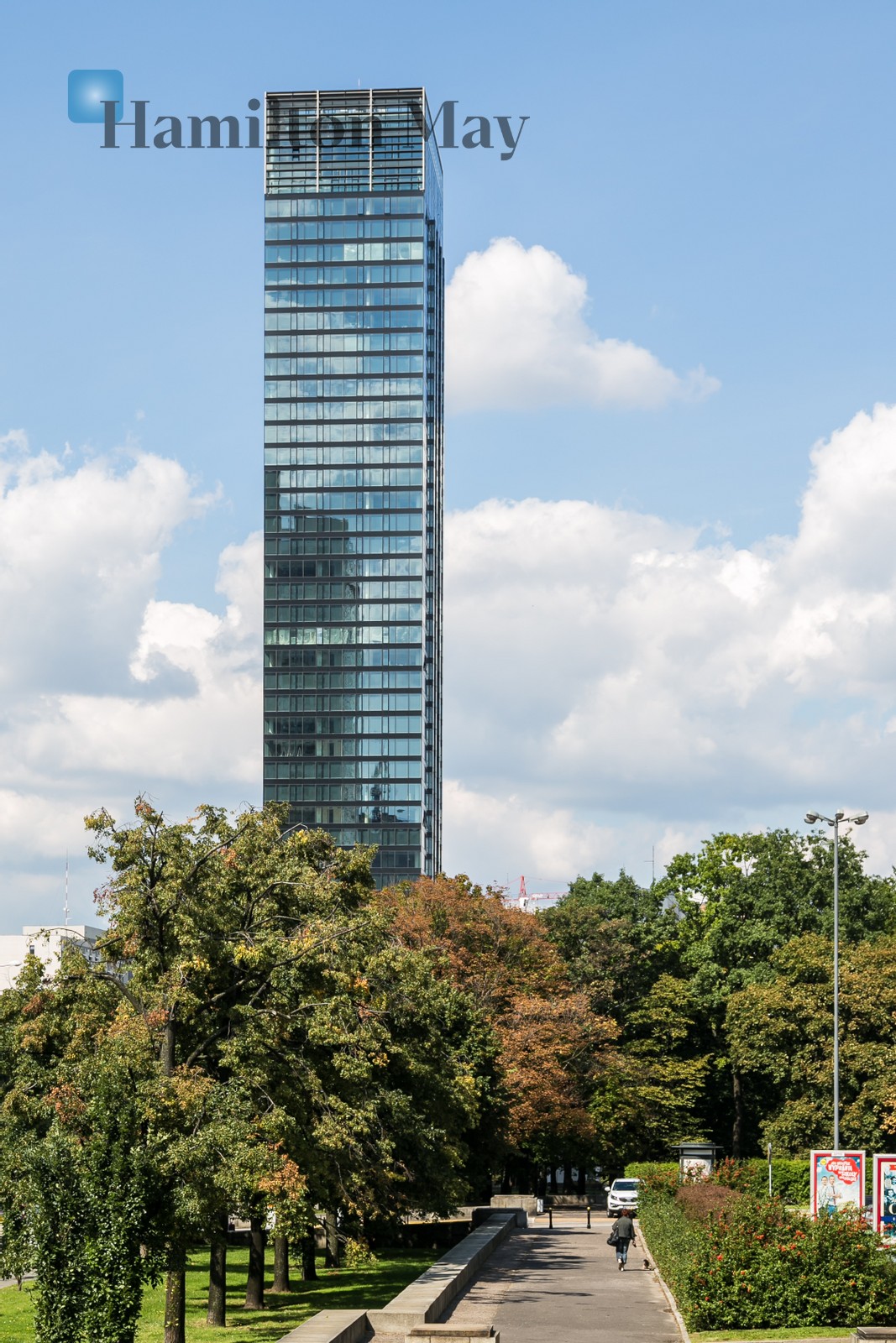 Cosmopolitan Twarda 4 skyscraper - an unrivaled development in the heart of Warsaw - slider