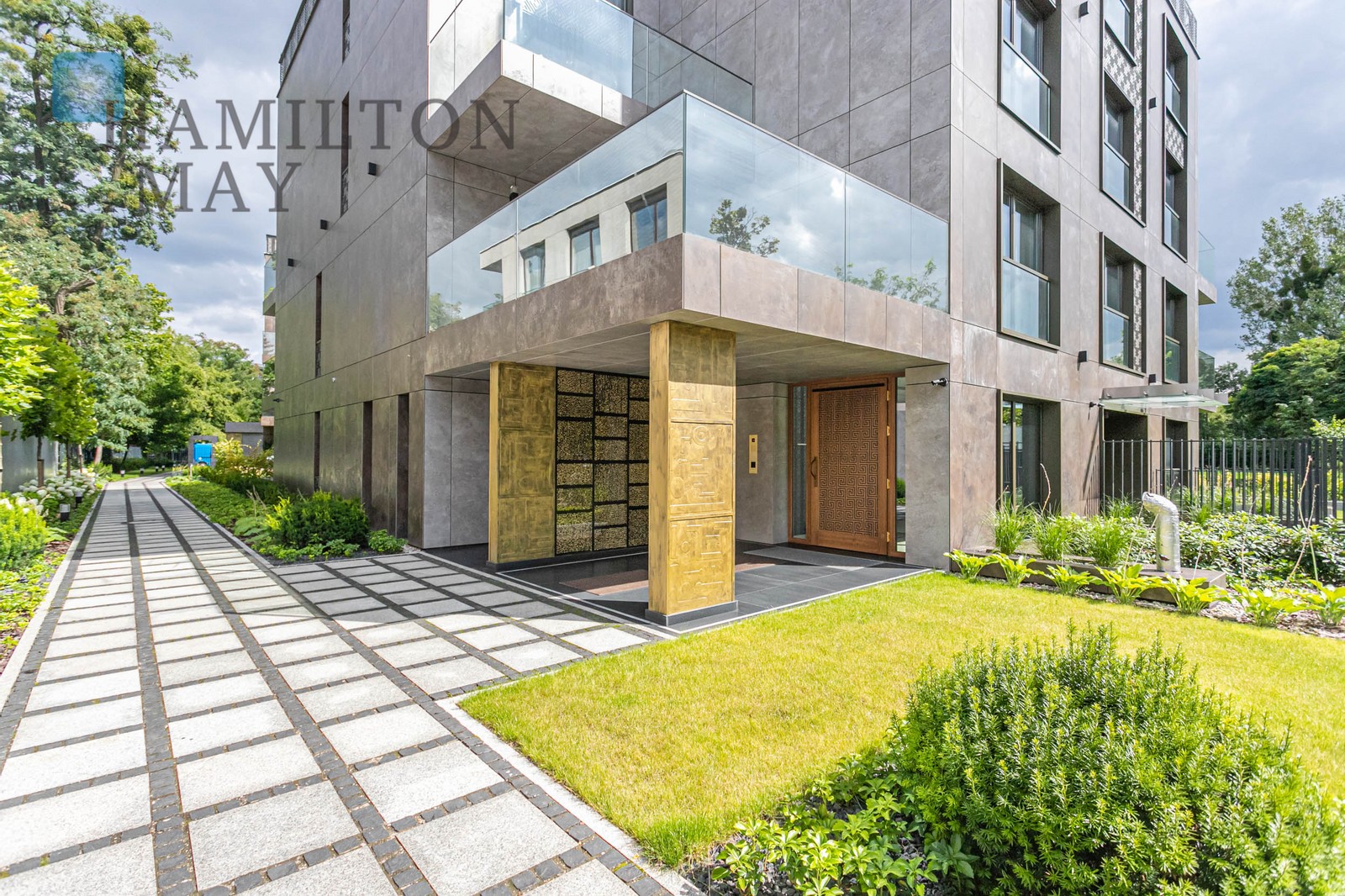 Brand new, elegantly finished apartment with a large garden, in the Villa Fiano development Warsaw for rent