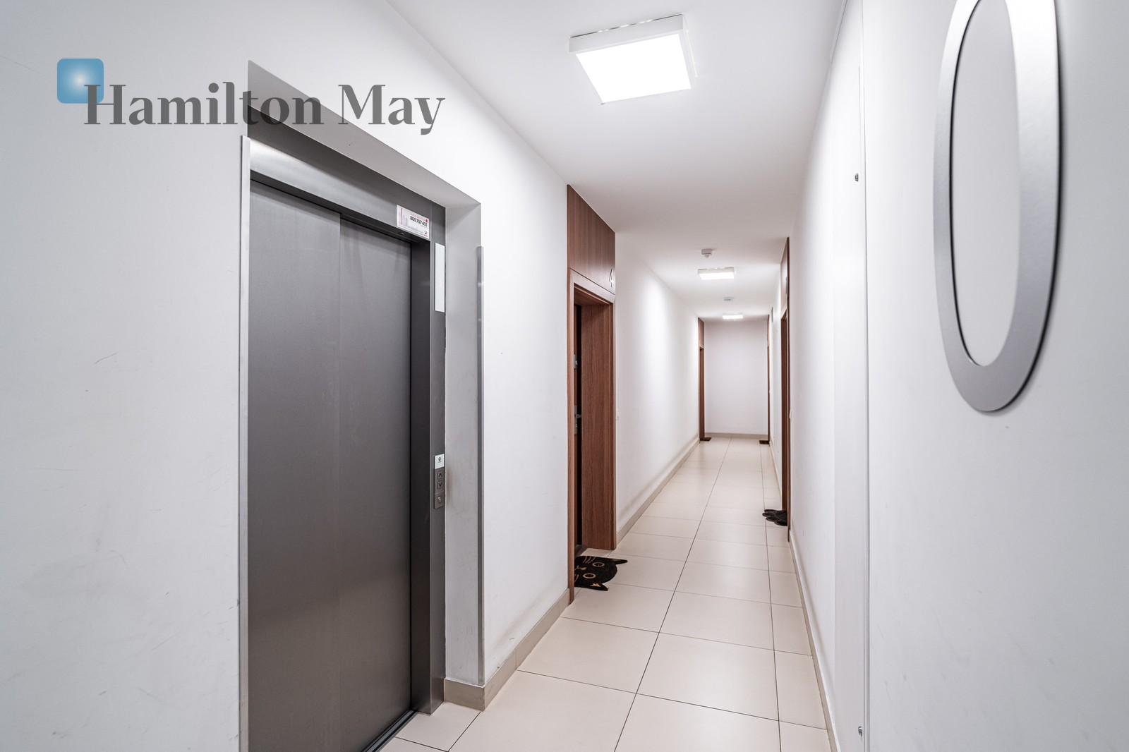 Price: 4700 PLN Bedrooms: 2 Bathrooms: 2 Size: 60m2 - slider