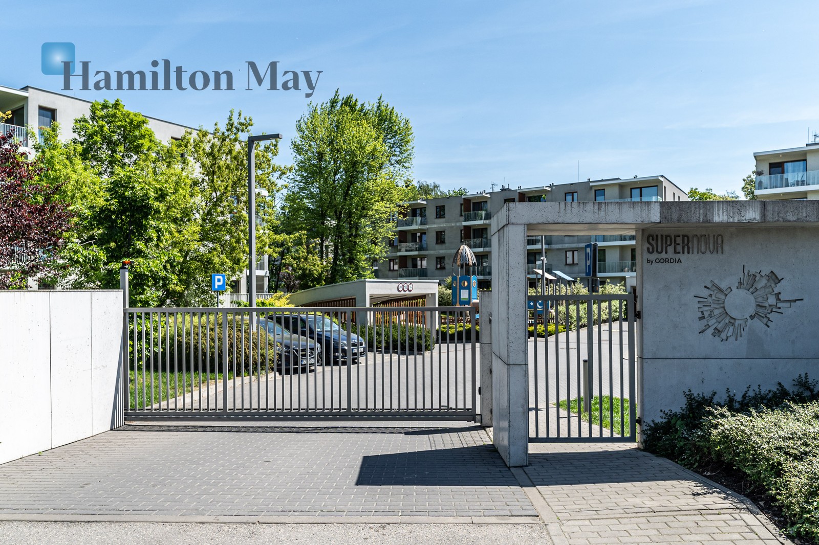 Distance to centre: 3.78 km Price: 4700 PLN Bedrooms: 2 - slider