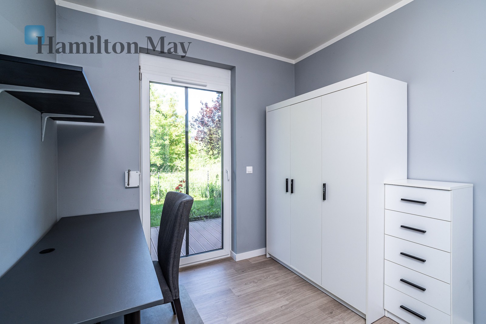 Distance to centre: 3.78 km Price: 4700 PLN Bedrooms: 2 Bathrooms: 2 Size: 60m2 Price/m2: 78 PLN - slider