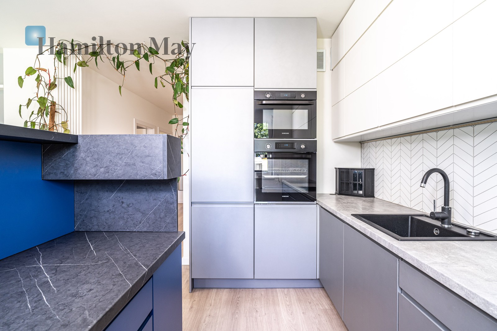 City: Kraków Street: Stanisława Lema Region: Czyżyny Distance to centre: 3.78 km Price: 4700 PLN Bedrooms: 2 - slider