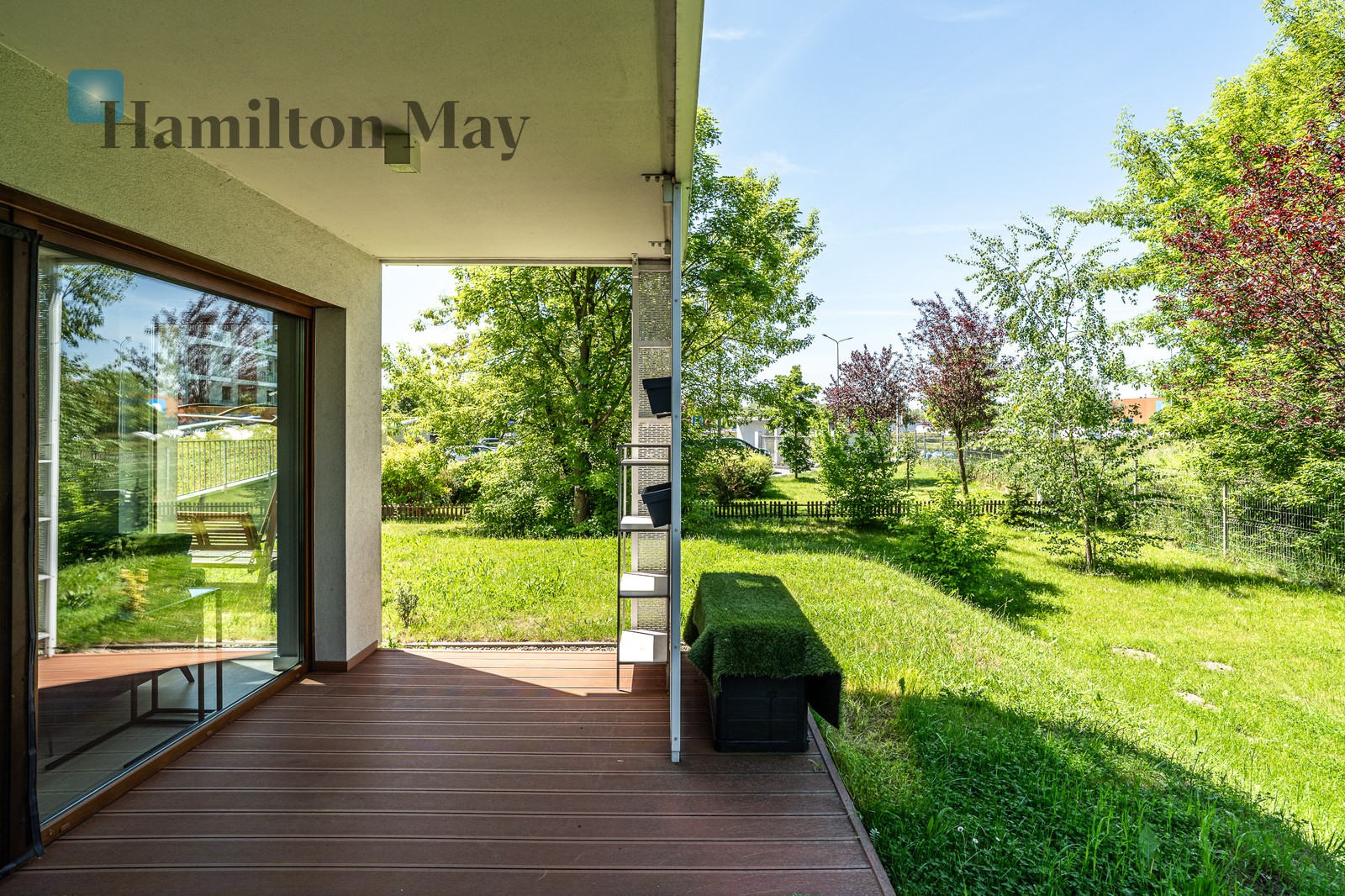 Street: Stanisława Lema Region: Czyżyny Distance to centre: 3.78 km Price: 4700 PLN Bedrooms: 2 Bathrooms: 2 Size: 60m2 Price/m2: 78 PLN - slider