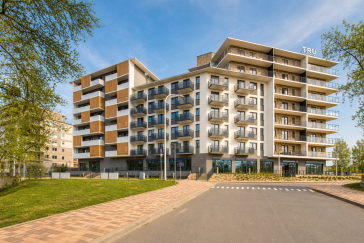 Простора чотирикімнатна квартира на 6-му поверсі з двома балконами - slider