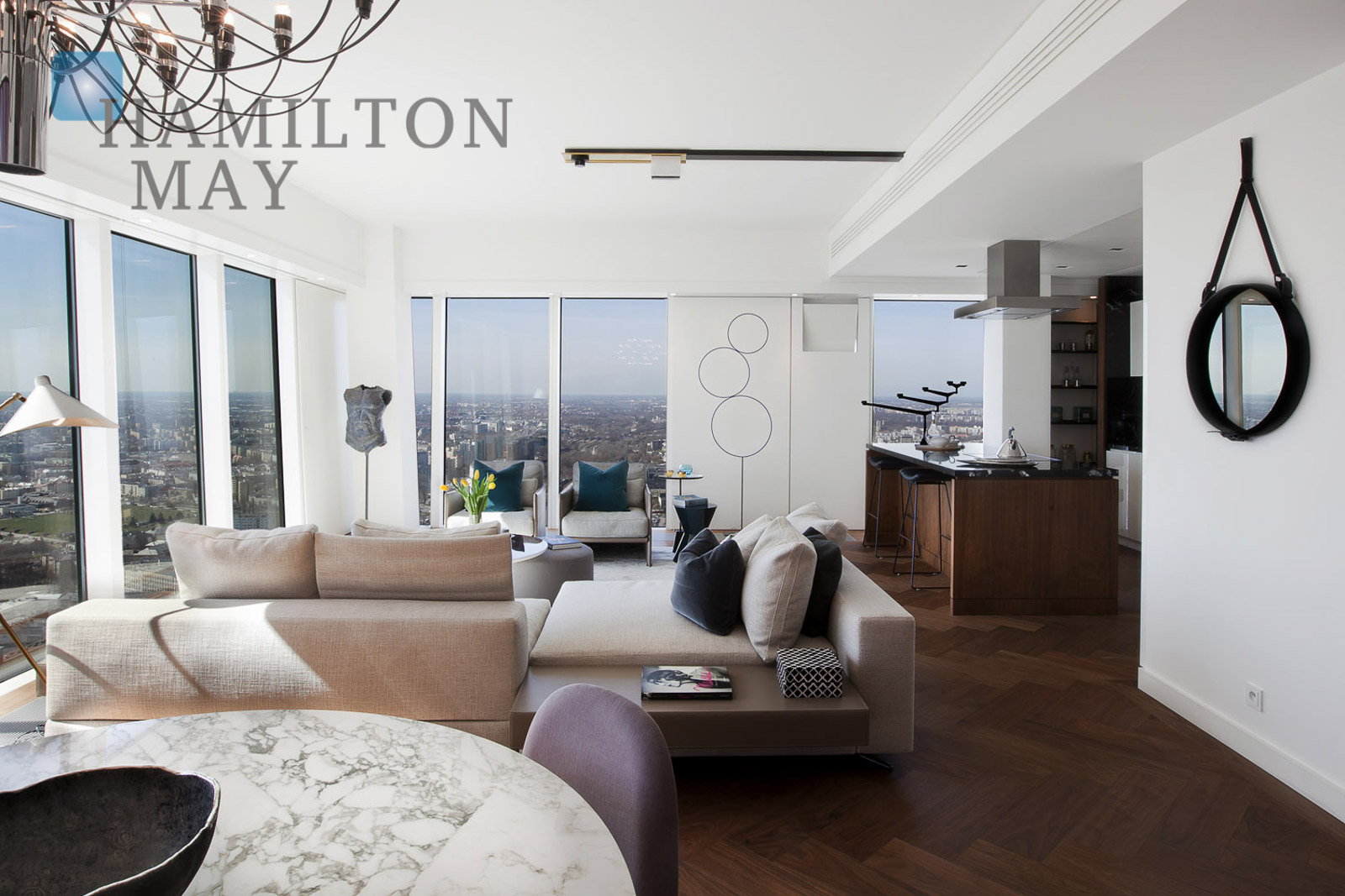 Luxurious One Bedroom Apartment In The Prestigious Zlota 44