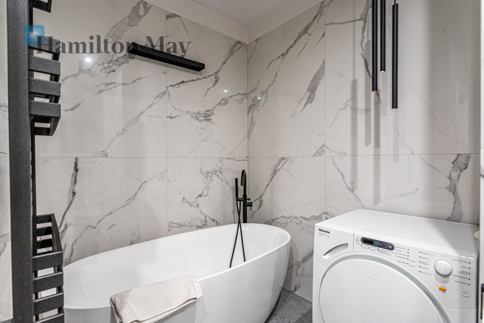 Level: 13 Price: 8700 PLN Bedrooms: 3 Bathrooms: 2 Size: 93m2 Price/m2: 94 PLN - slider