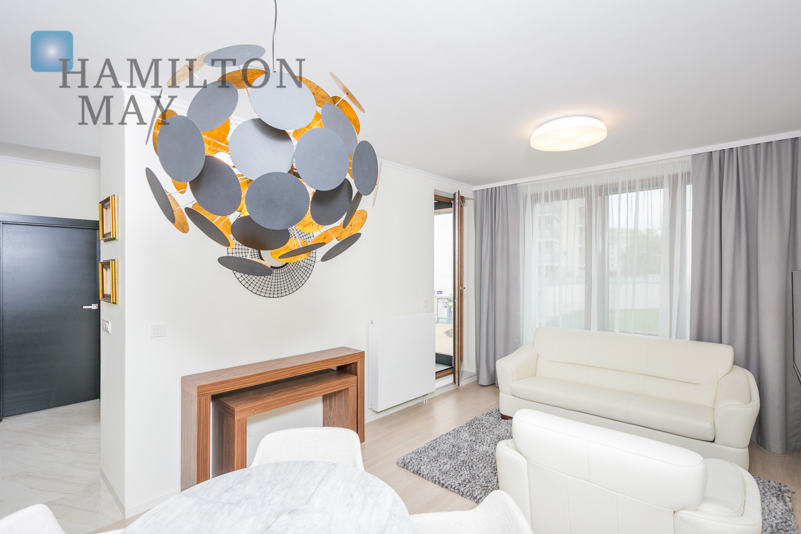 Przestronny dwupokojowy apartament | Kamienica Muranów - slider