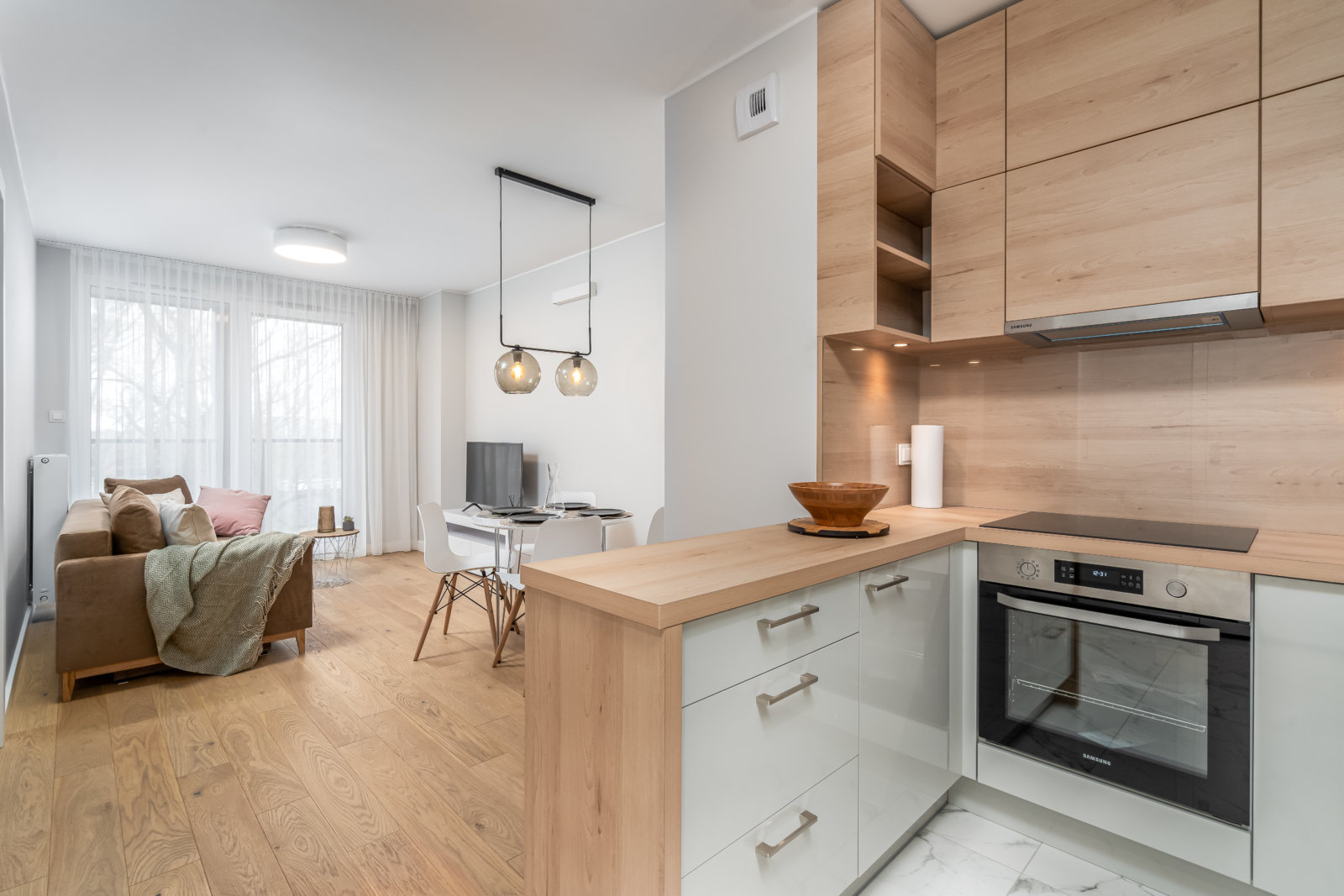 Szwedzka 4 Apartments Rented in Four Months! | Hamilton May Blog