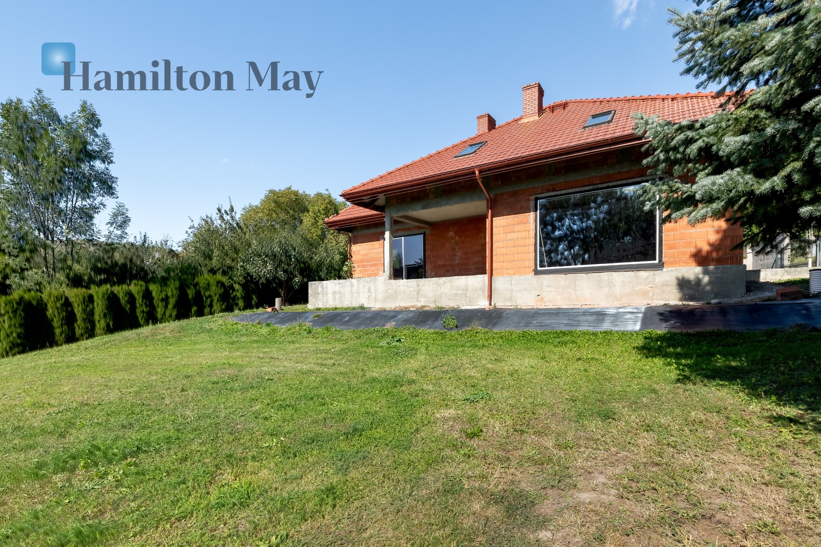 Price: 1990000 PLN Bedrooms: 4 Bathrooms: 2 Plot size: 1700m2 - slider