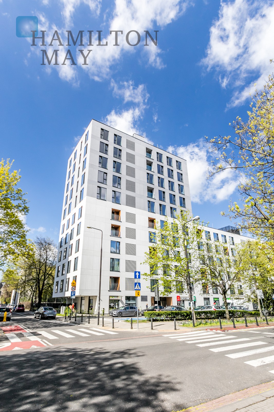 Dubois 9 - a building with a wide range of services for tenants in Muranów - slider