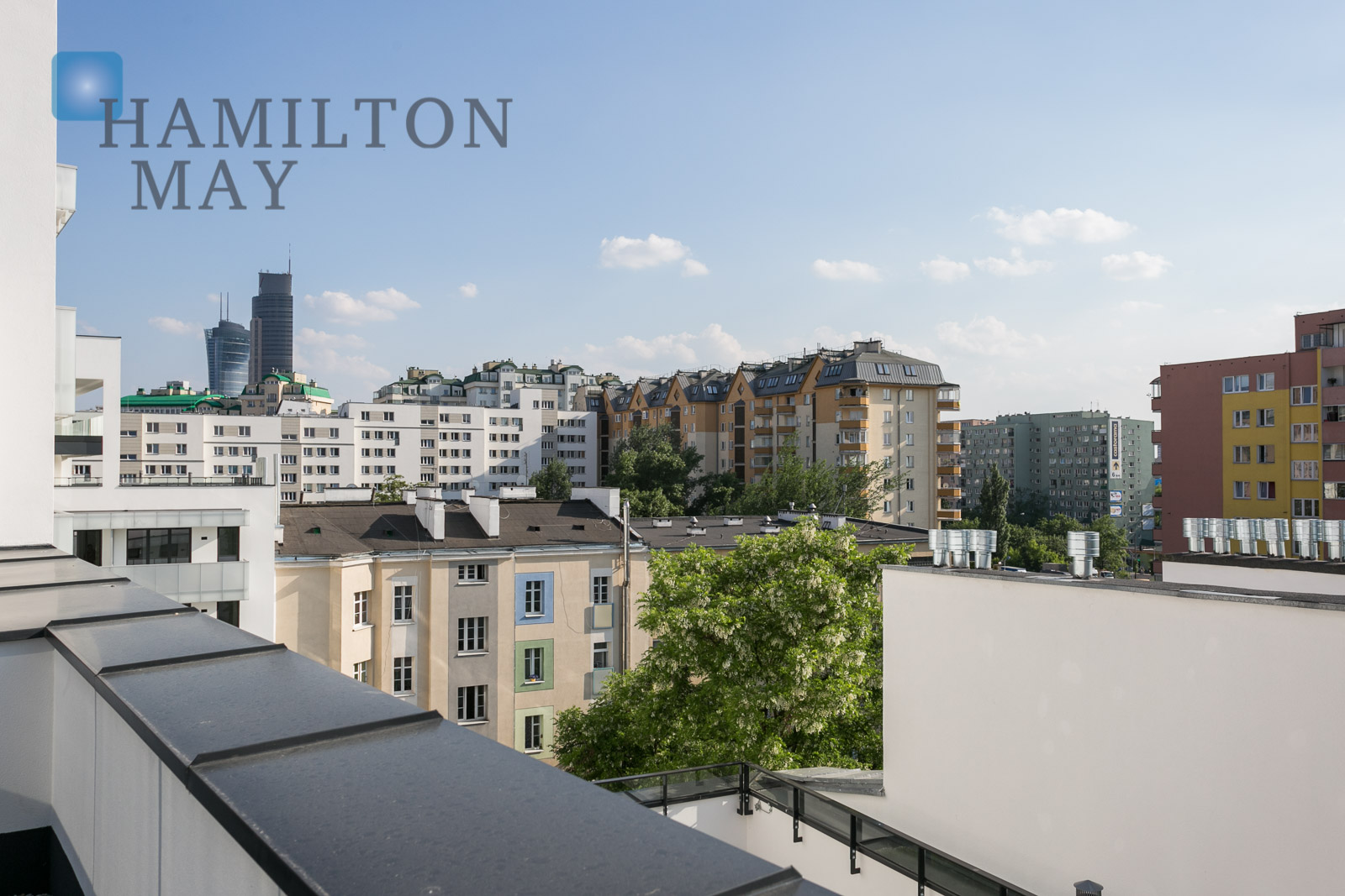 Przestronny dwupokojowy apartament | Kamienica Muranów - slider