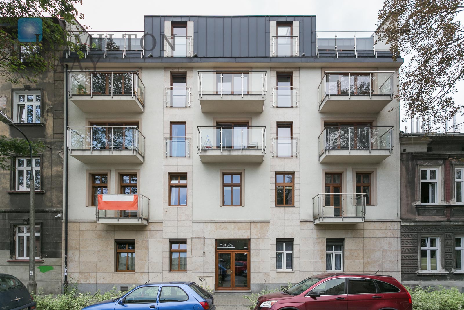 Hamilton May presents a renovated, luxurious townhouse located in the heart of the Dębniki district - slider