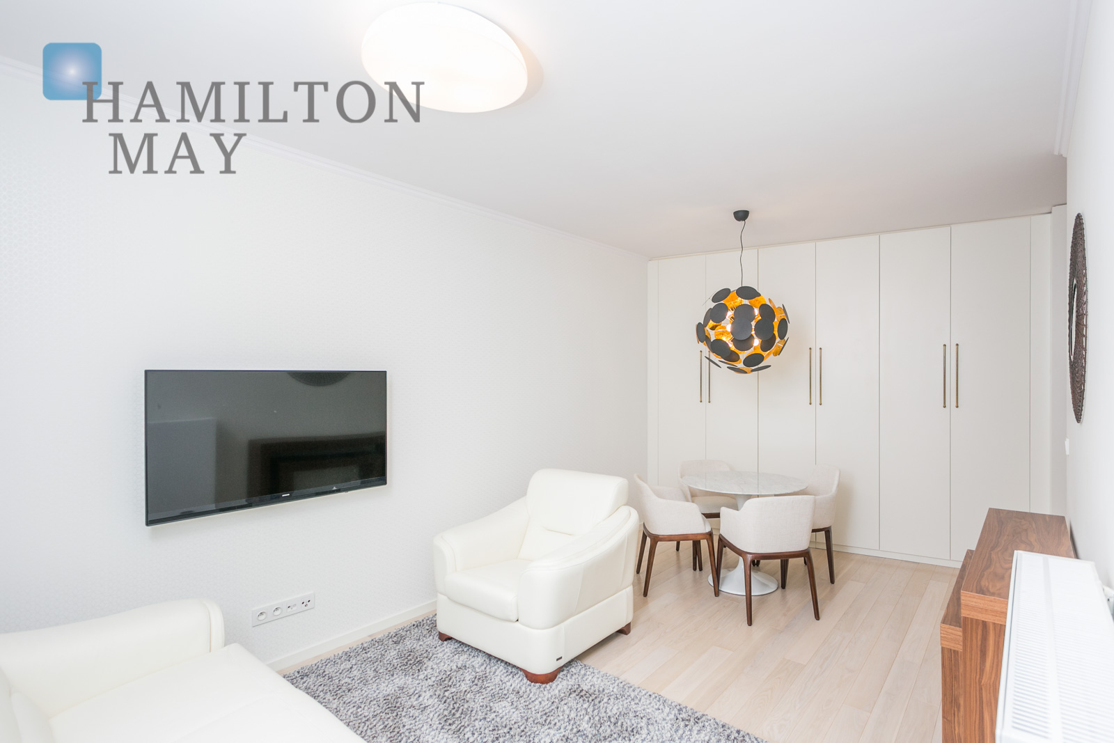 Przestronny dwupokojowy apartament | Kamienica Muranów - slider