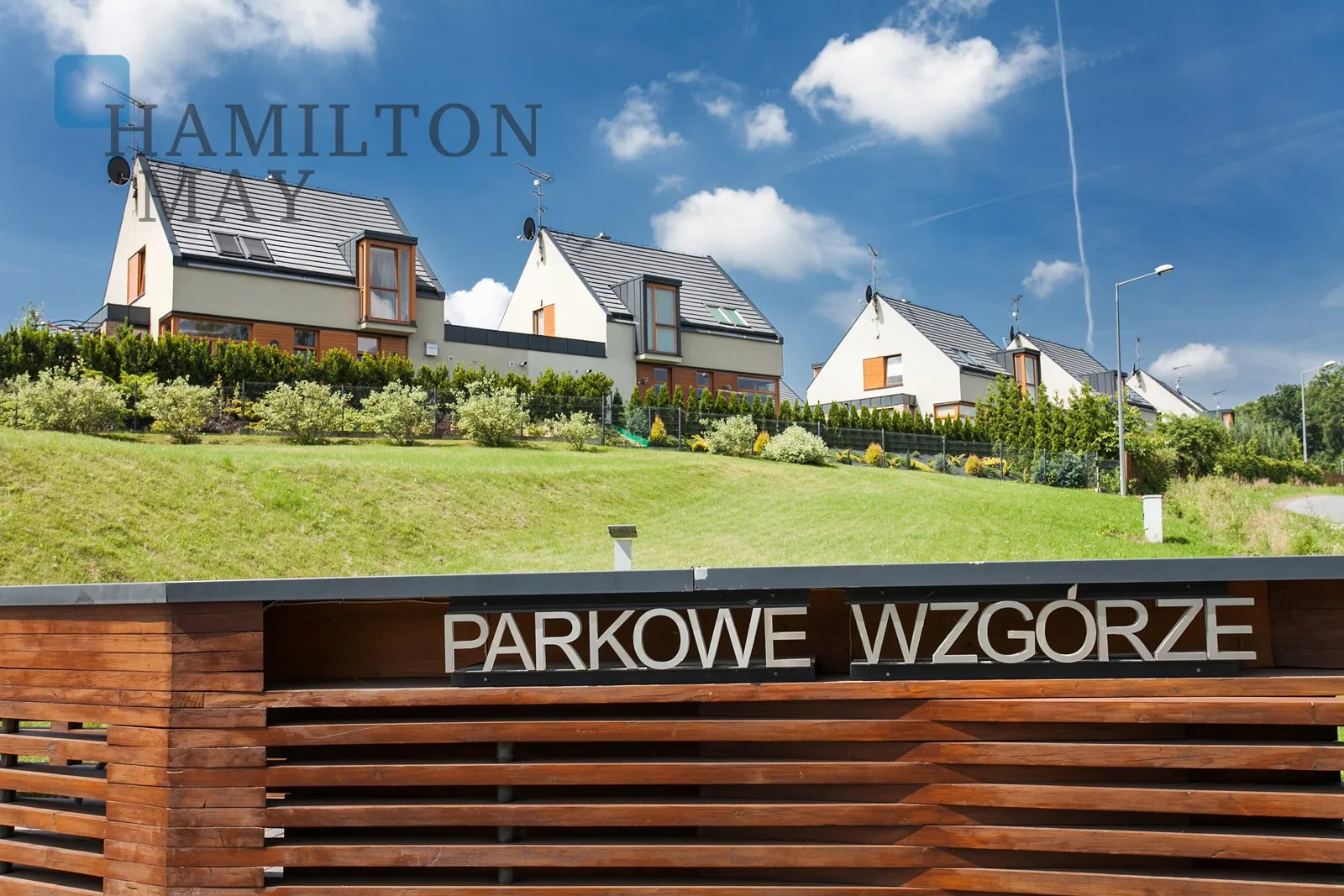 For rent a luxury house located in the gated residential neighbourhood "Parkowe Wzgórze" - Mogilany (South Kraków).