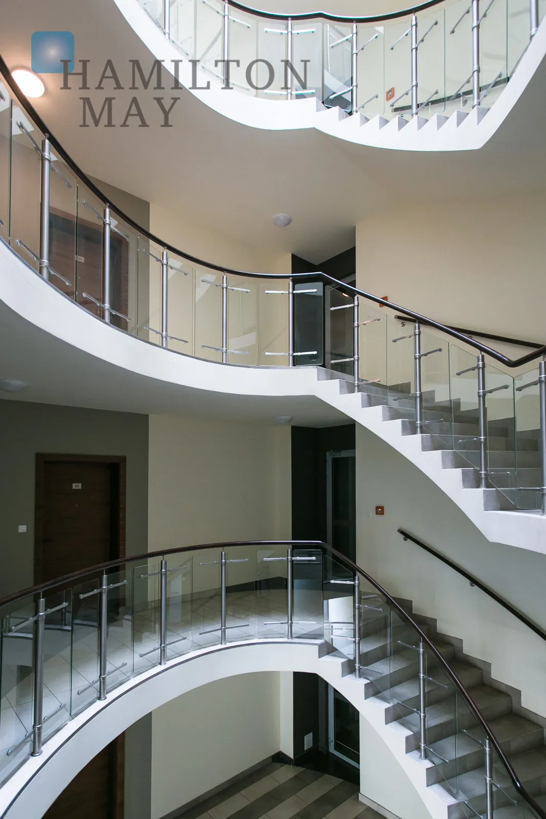 Spacious apartment with a terrace in the Eldorado estate, next to the Aviators Park - slider