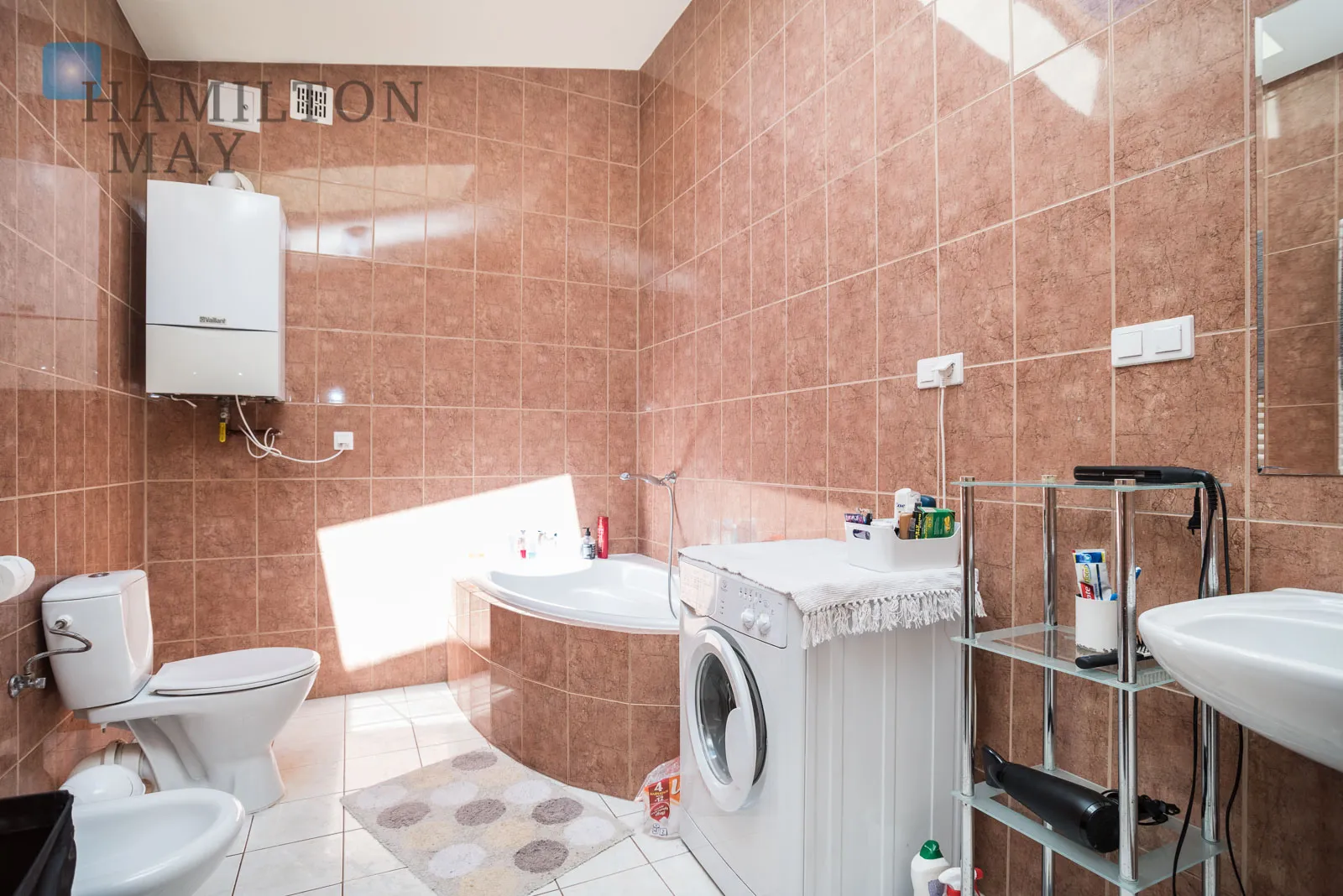 Spacious and quiet apartment located on Grzegórzecka Street - slider