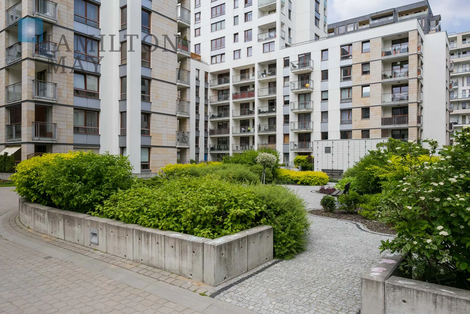 Квартира з терасою площею 35 м² на вулиці Обжежна - slider