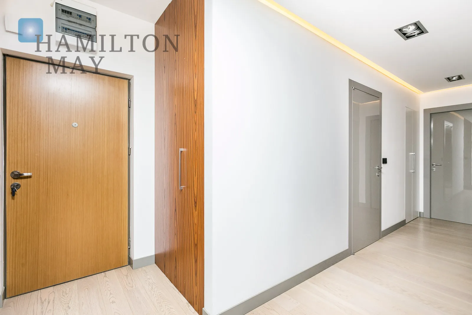 Unique, comfortable two bedroom apartment located in the Wola district - slider