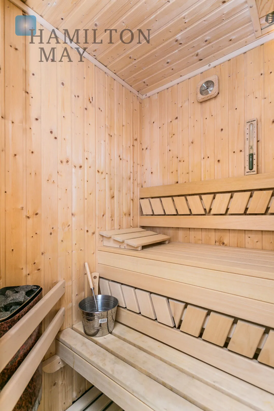 Dom wolnostojący z sauną na wynajem w cichym, kameralnym miejscu w południowej części Krakowa - slider