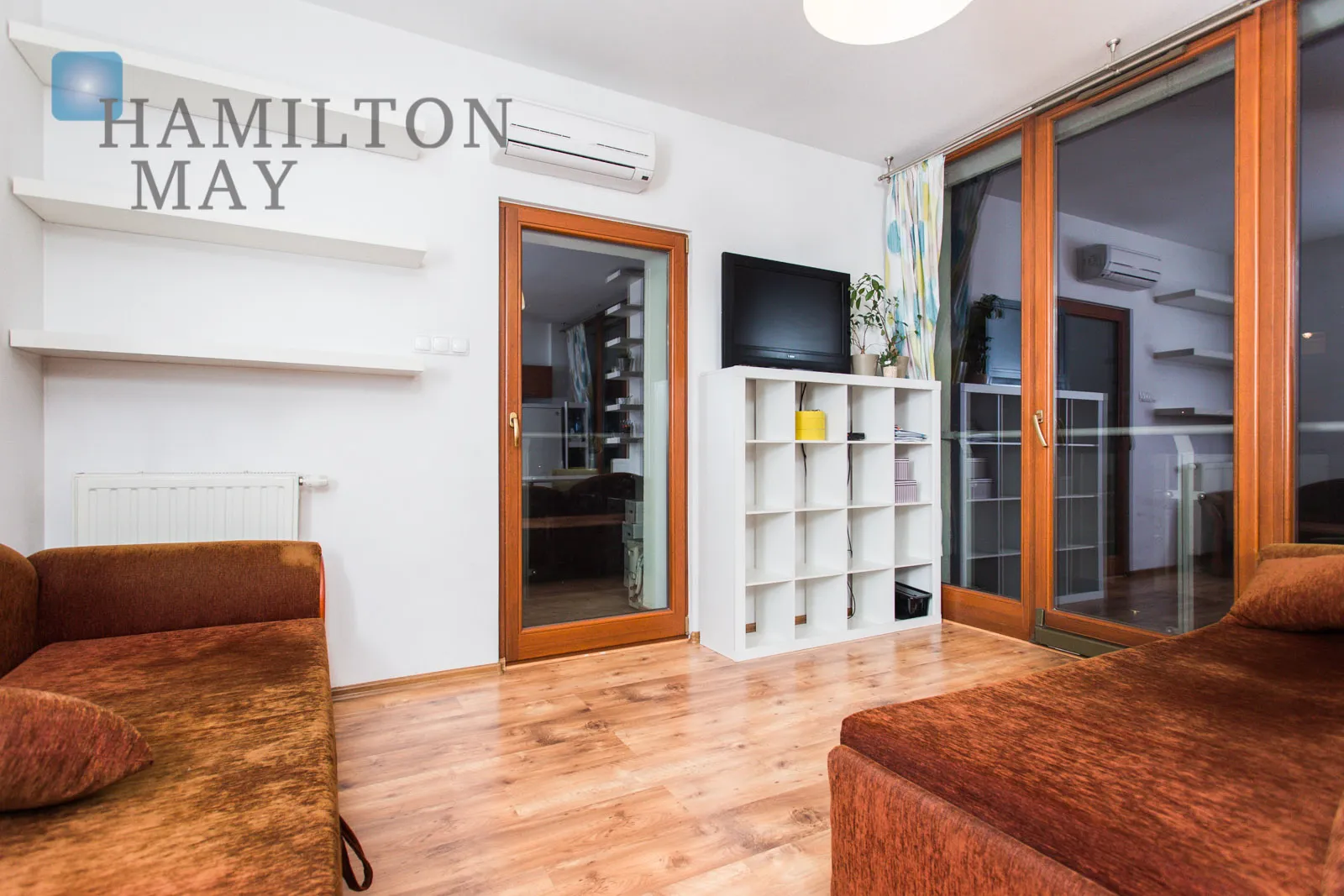 Eleganckie mieszkanie z balkonem i miejscem garażowym - slider