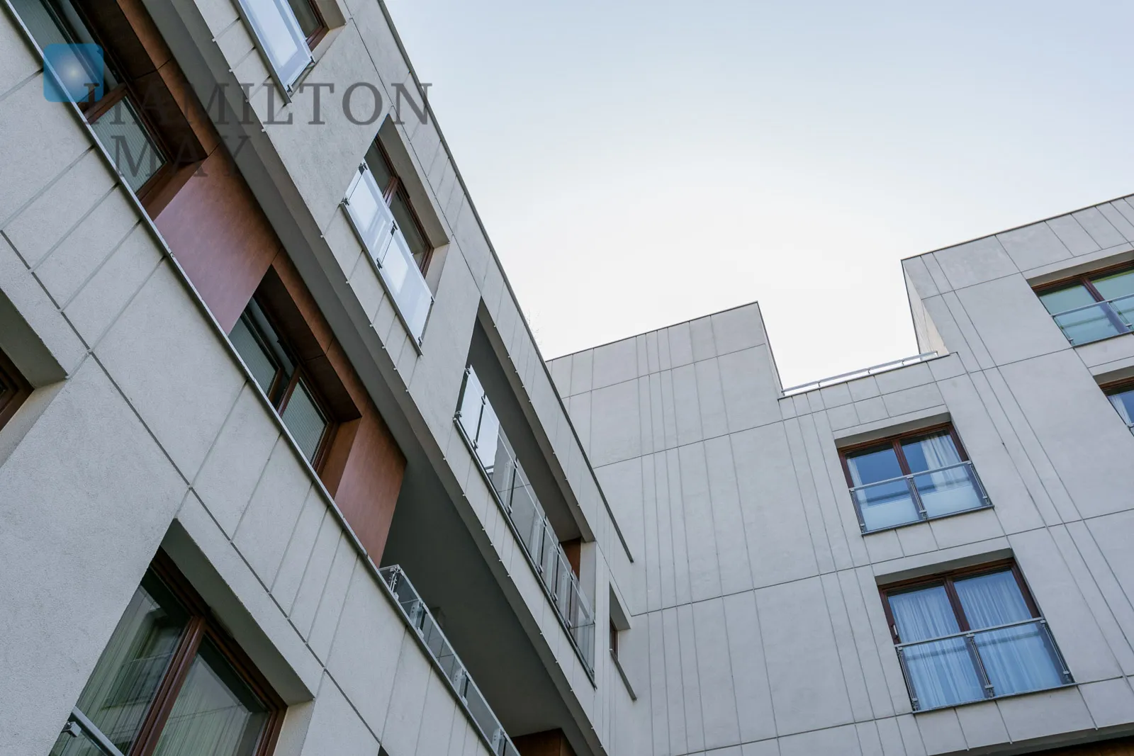 A bright, three-room apartment in the prestigious Eko Park development - slider