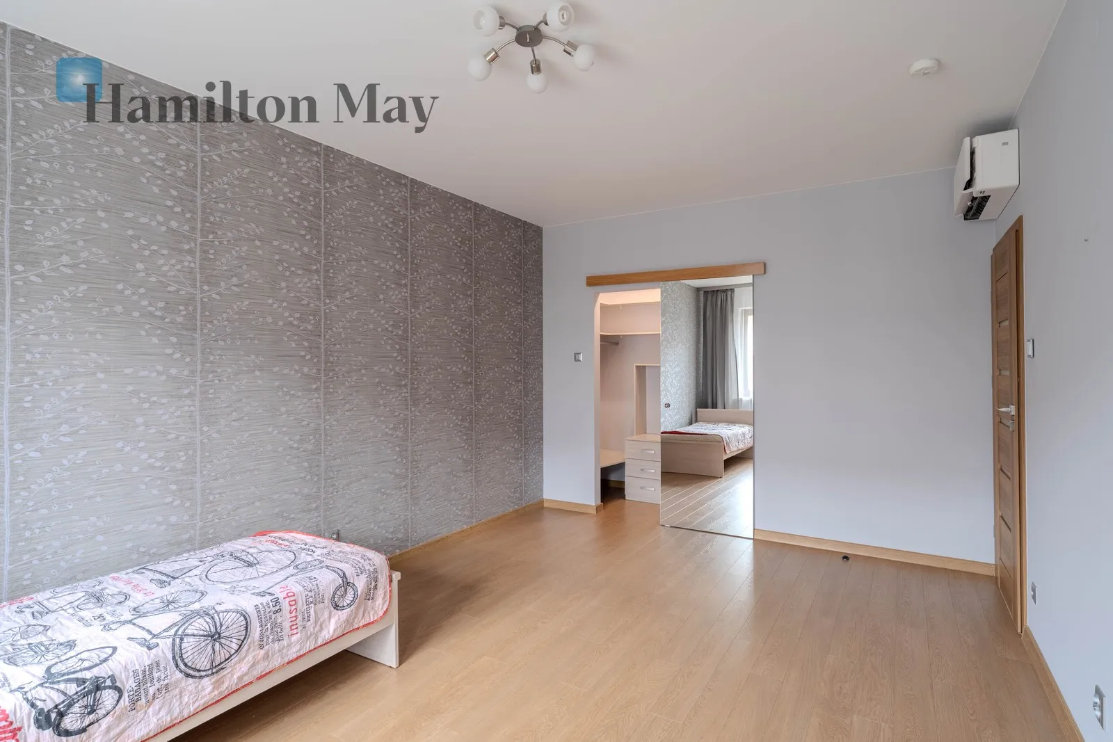 Luxurious apartment with a terrace and access to the wellness area | Ludwinów - slider