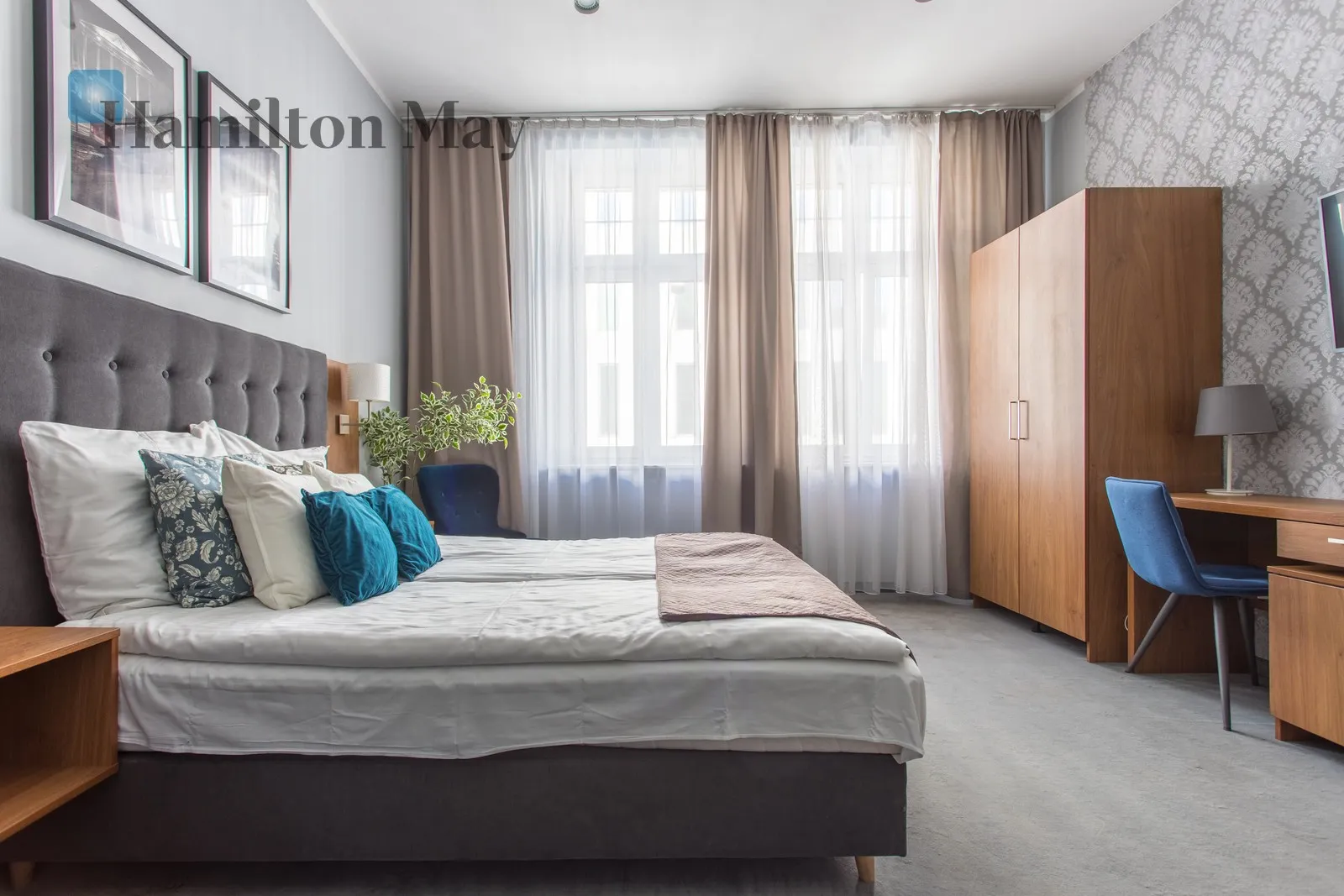 City: Wrocław Street: Komandorska Region: Stare Miasto Distance to centre: 1.09 km Level: 2 Price: 2300 PLN Bedrooms: 1 Bathrooms: 1 - slider
