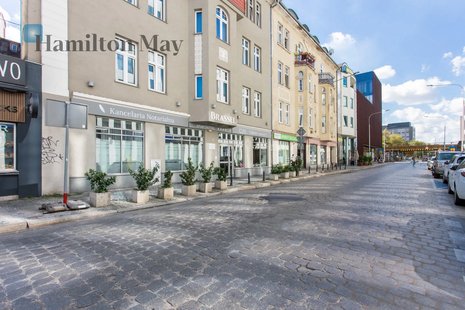 Street: Komandorska Region: Stare Miasto Distance to centre: 1.09 km Level: 2 Price: 2500 PLN Bedrooms: 1 - slider