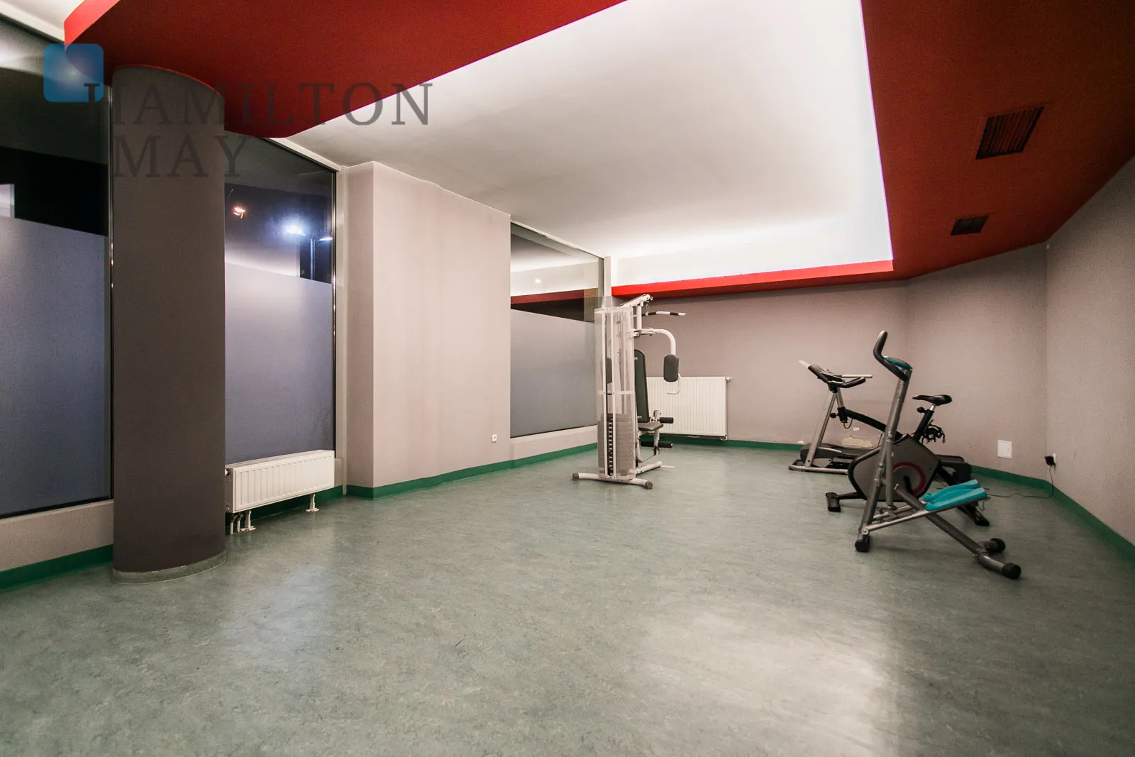 Eleganckie mieszkanie z balkonem i miejscem garażowym - slider