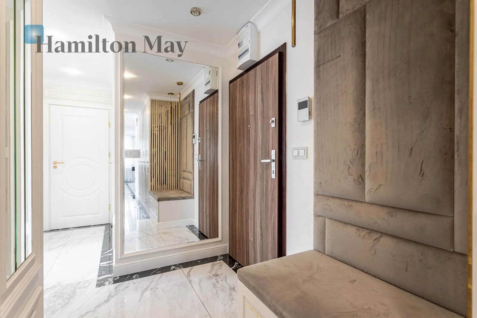 Czteropokojowy apartament o powierzchni użytkowej 160 m2 wraz z tarasem w Starej Miłosnej - slider