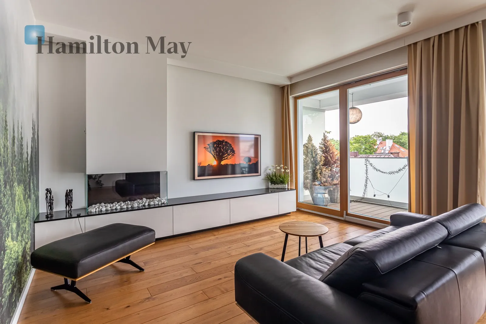 Street: Różana Region: Mokotów Subregion: Stary Mokotów Distance to centre: 3.09 km Level: 3 Price: 12500 PLN Bedrooms: 2 Bathrooms: 2 Size: 100m2 Price/m2: 125 PLN - slider