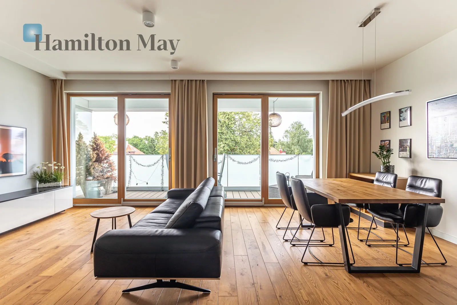 City: Warszawa Street: Różana Region: Mokotów Subregion: Stary Mokotów Distance to centre: 3.09 km Level: 3 Price: 12500 PLN Bedrooms: 2 Bathrooms: 2 Size: 100m2 - slider