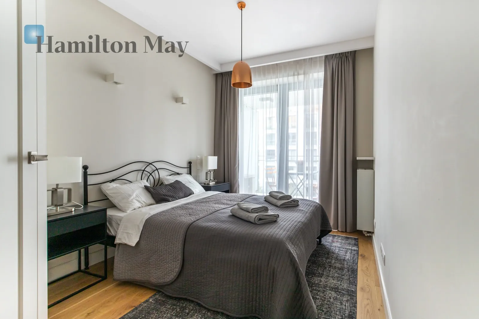 City: Warszawa Street: Grzybowska Region: Śródmieście Subregion: Śródmieście Północne Distance to centre: 1.09 km Level: 4 Price: 8000 PLN Bedrooms: 1 - slider