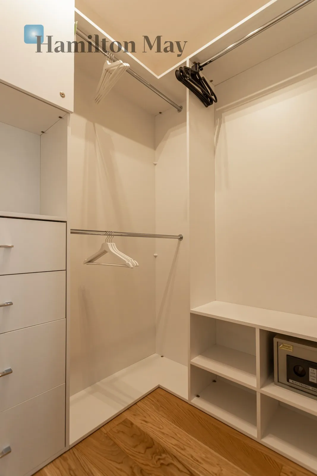 Subregion: Śródmieście Północne Distance to centre: 1.09 km Level: 4 Price: 8000 PLN Bedrooms: 1 Bathrooms: 1 Size: 46m2 Price/m2: 174 PLN - slider
