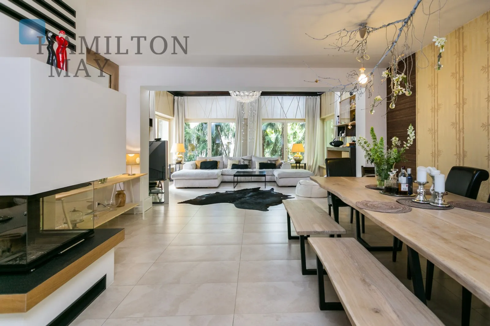 City: Kraków Street: Justowska Region: Bronowice Distance to centre: 4.13 km Level: 1 Price: 10000 PLN Bedrooms: 4 Bathrooms: 2 - slider