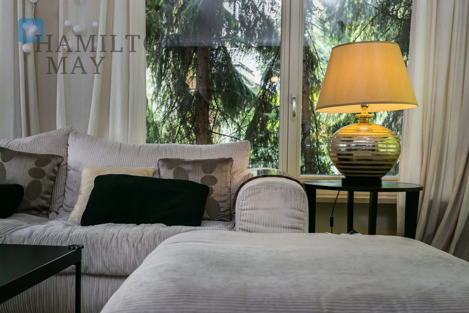 City: Kraków Street: Justowska Region: Bronowice Distance to centre: 4.13 km Level: 1 Price: 10000 PLN Bedrooms: 4 - slider