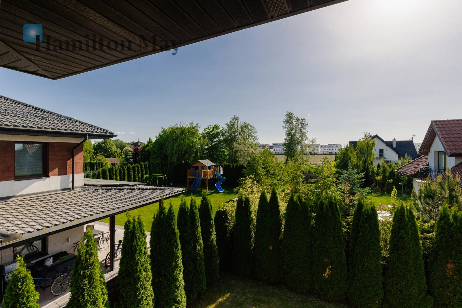 Bedrooms: 4 Bathrooms: 3 Plot size: 500m2 Price/m2: 48 PLN - slider