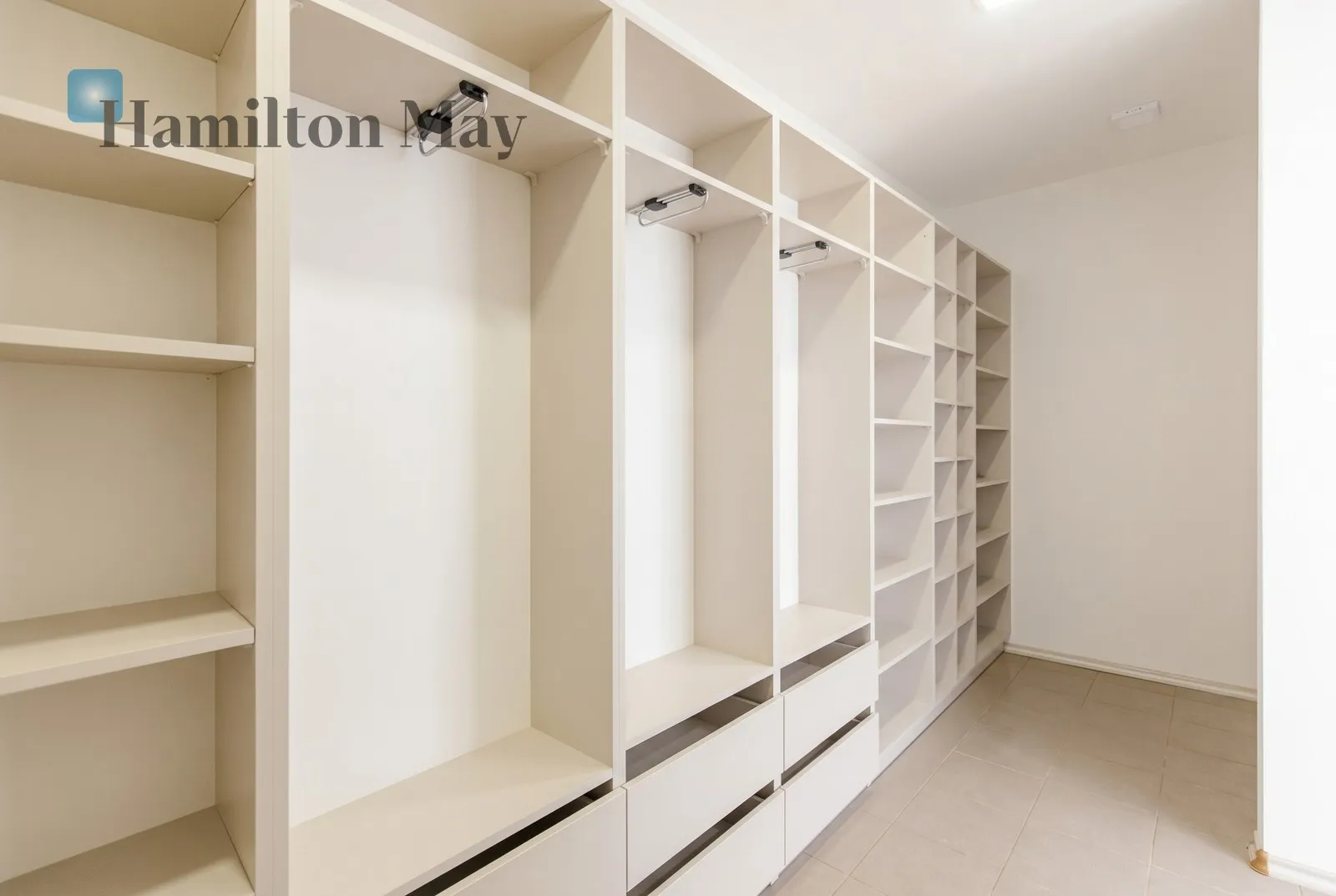 Street: Lasoty Region: Dawidy Bankowe Price: 12000 PLN - slider