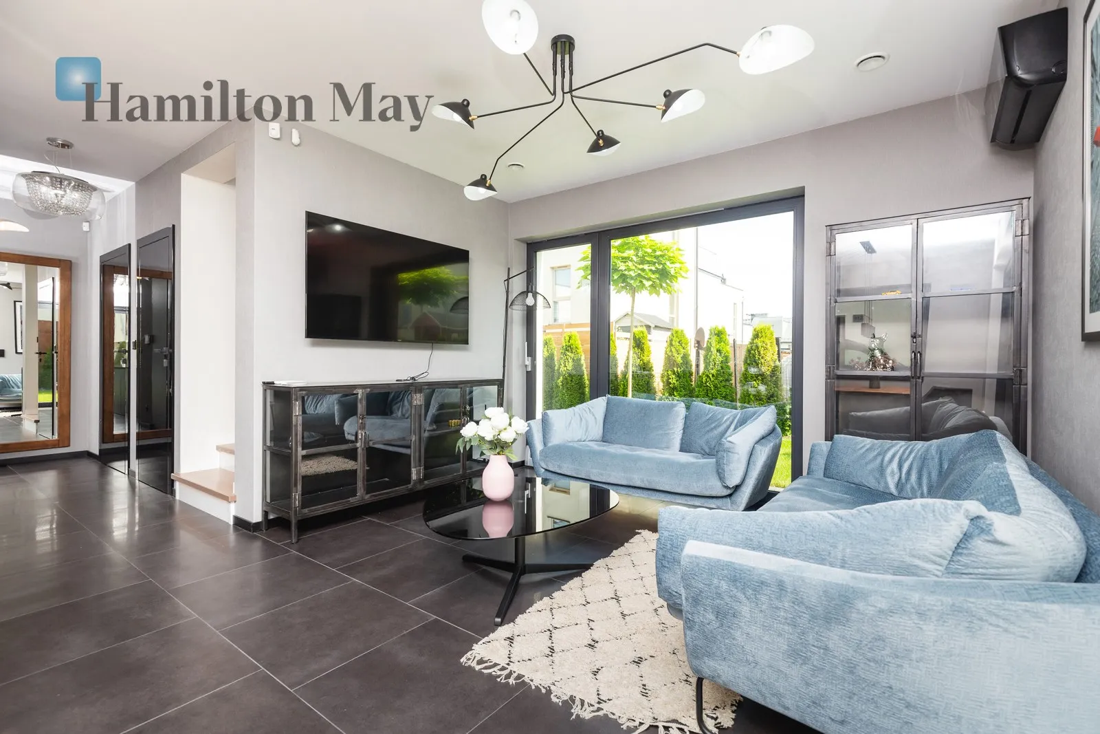 City: Zielonki Street: Na Popielówkę Region: Zielonki Distance to centre: 5.66 km Price: 10500 PLN Bedrooms: 3 Bathrooms: 2 Plot size: 289m2 - slider