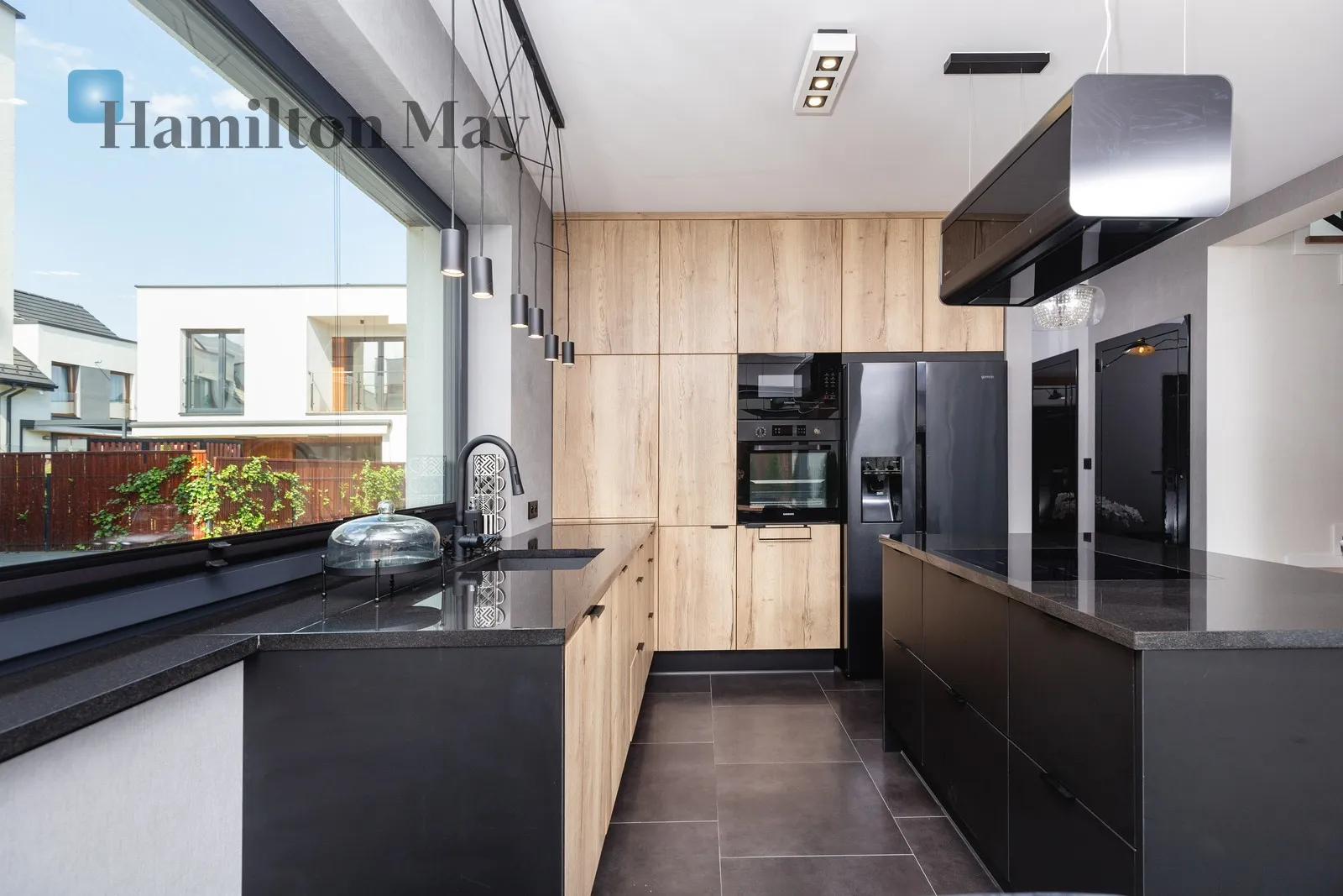 Street: Na Popielówkę Region: Zielonki Distance to centre: 5.66 km Price: 10500 PLN Bedrooms: 3 Bathrooms: 2 - slider