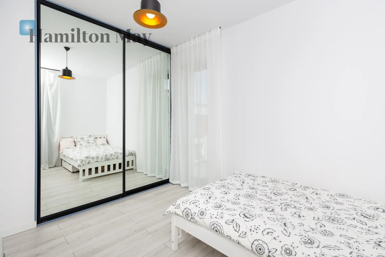 Region: Zielonki Distance to centre: 5.66 km Price: 10500 PLN Bedrooms: 3 - slider