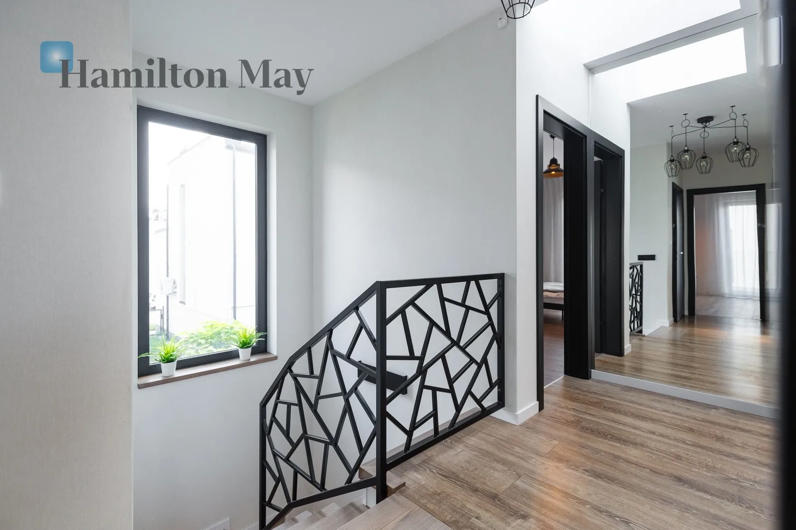 Price: 10500 PLN Bedrooms: 3 Bathrooms: 2 - slider