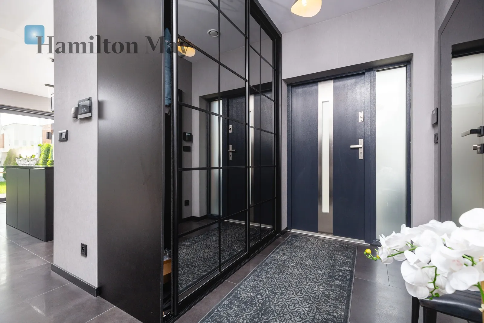 Bathrooms: 2 Plot size: 289m2 Price/m2: 79 PLN - slider