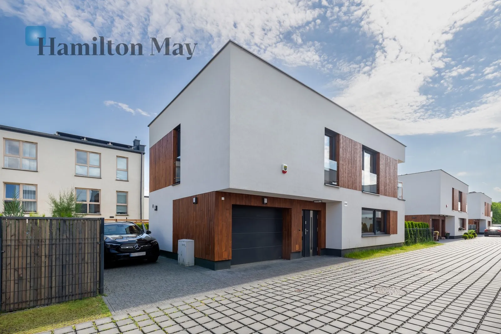 Distance to centre: 5.66 km Price: 10500 PLN - slider