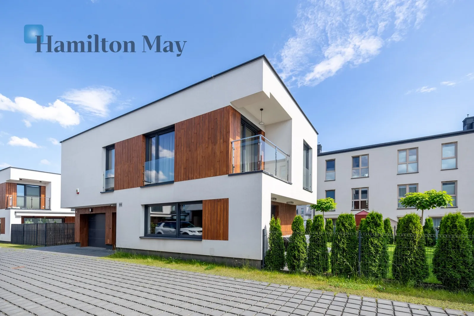 Price: 10500 PLN Bedrooms: 3 - slider